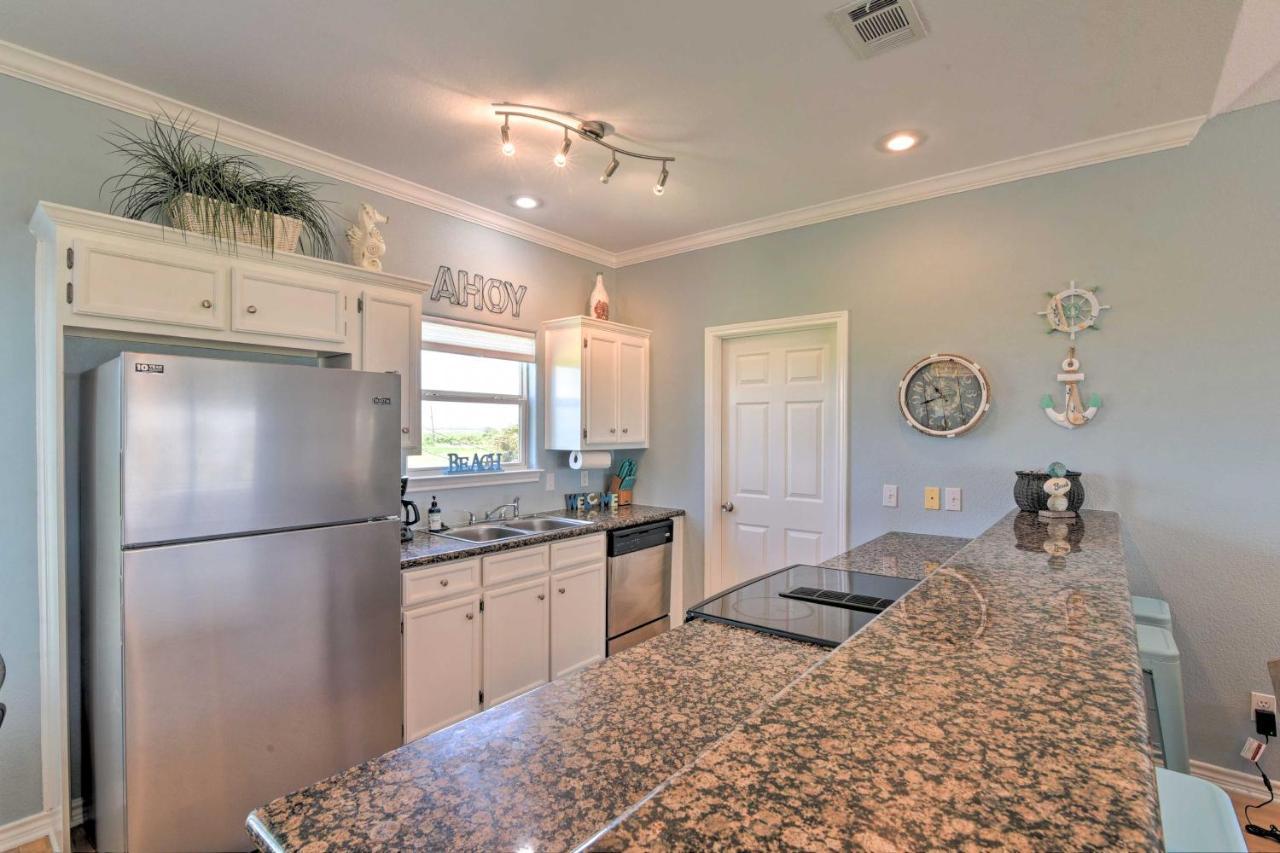 Bright Crystal Beach House, Walk To Coast! Villa Bolivar Peninsula Exterior photo