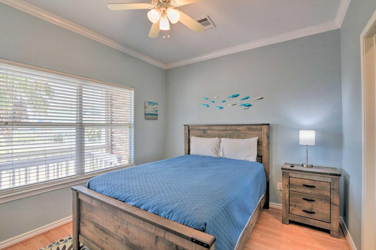 Bright Crystal Beach House, Walk To Coast! Villa Bolivar Peninsula Exterior photo
